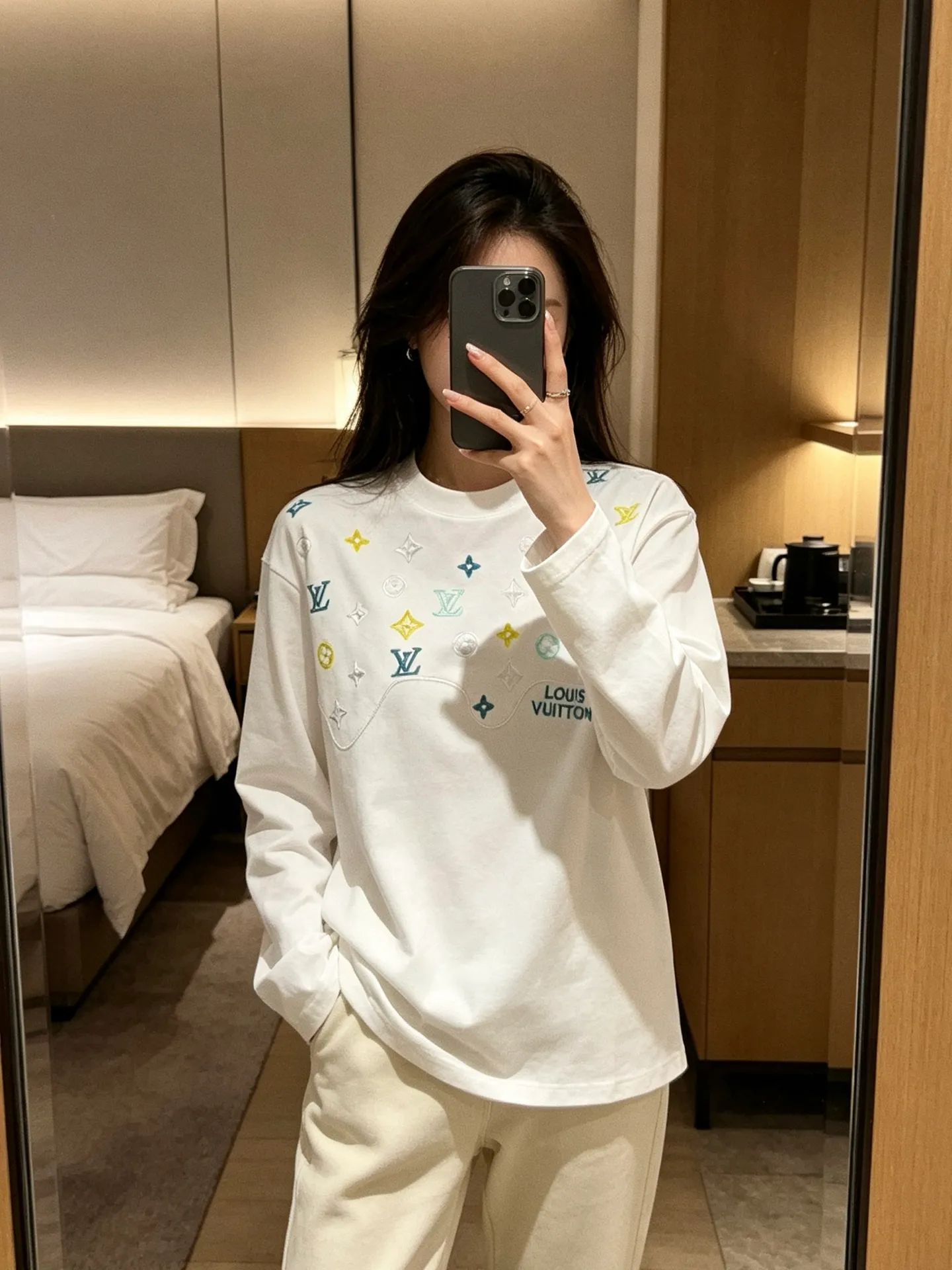 Louis Vuitton/ T